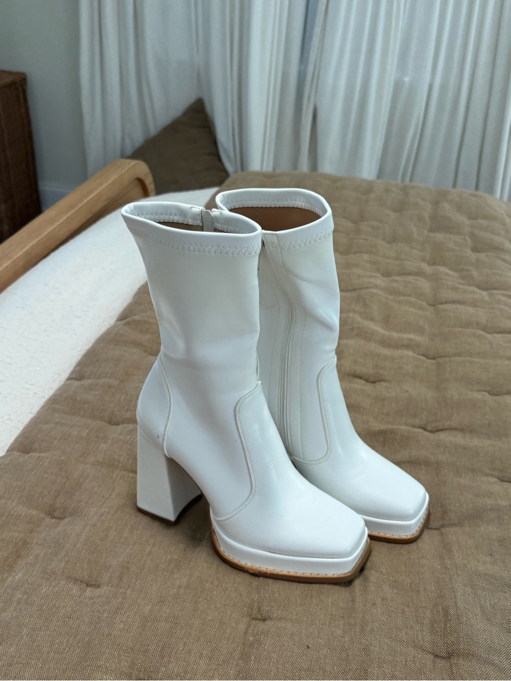 White Women’s Square-Toe Block Heel Boots
